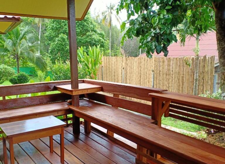 بانگلوی استاندارد, Suntisook Resort