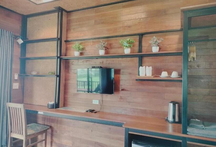 بانگلوی استاندارد با چشم‌انداز دریا, Suntisook Resort