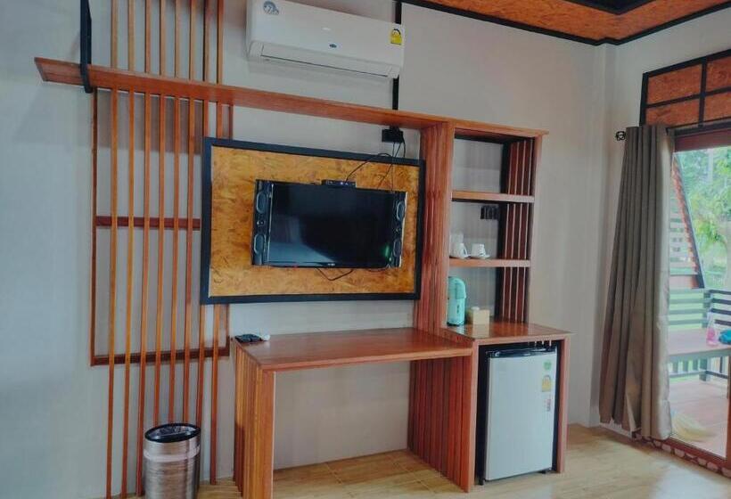 بانگلوی استاندارد با چشم‌انداز دریا, Suntisook Resort