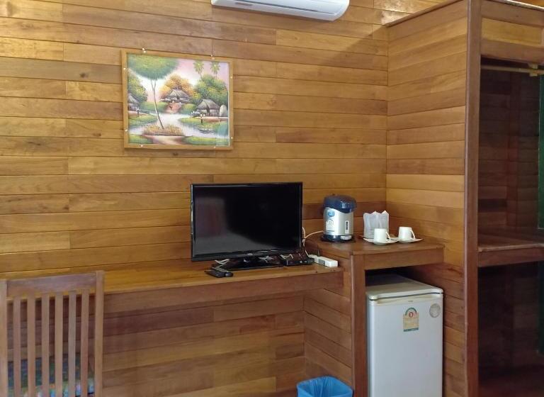 بانگلوی استاندارد با چشم‌انداز دریا, Suntisook Resort