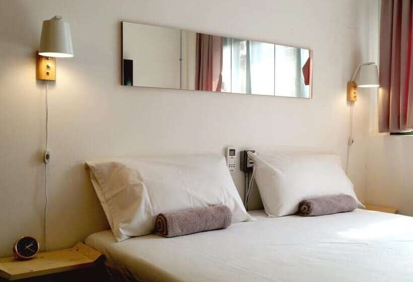 اتاق لوکس, T Boutique Hostel   Hua Lamphong