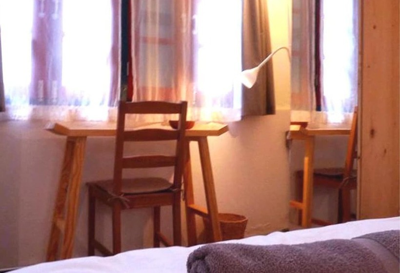 اتاق استاندارد با سرویس بهداشتی مشترک, T Boutique Hostel   Hua Lamphong