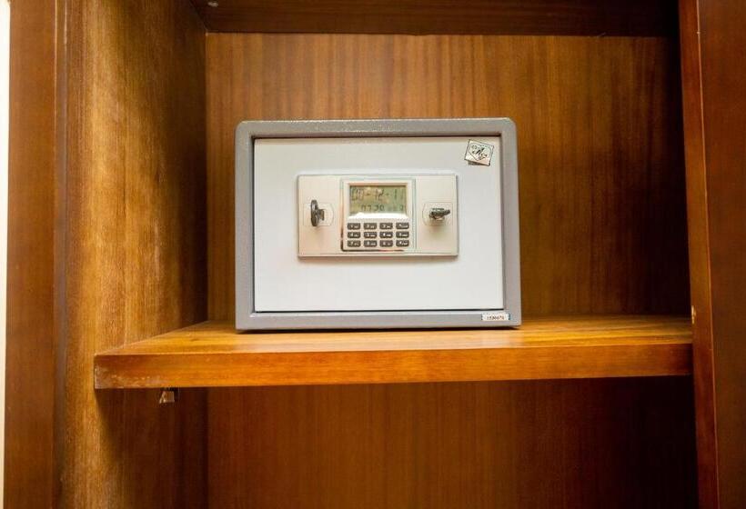 اتاق استاندارد یک نفره, Ports Line Hotel & Spa