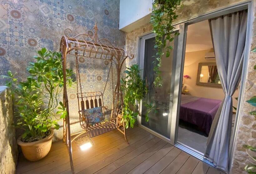 اتاق استاندارد با چشم‌انداز باغ, Casarte Boutique