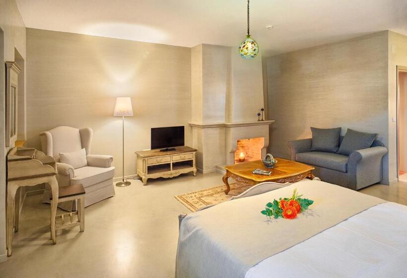 سوییت جونیور با بالکن, Haones Suites