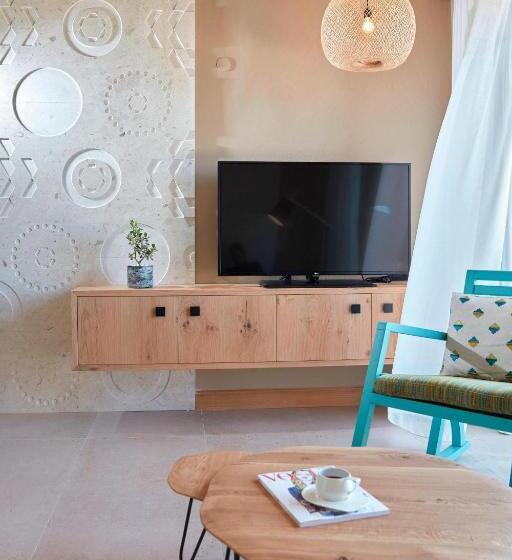 اتاق استاندارد با چشم‌انداز استخر, Domes Noruz Chania, Autograph Collection  Adults Only