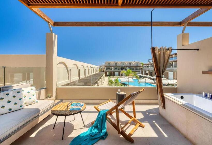 اتاق استاندارد با چشم‌انداز استخر, Domes Noruz Chania, Autograph Collection  Adults Only