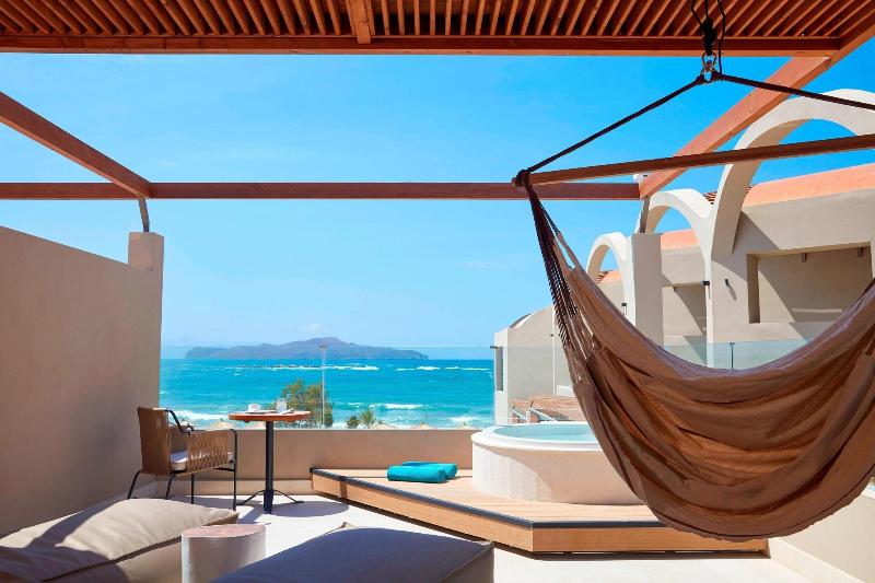 اتاق استاندارد با چشم‌انداز استخر, Domes Noruz Chania, Autograph Collection  Adults Only