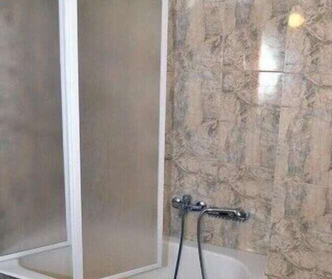 استودیوی استاندارد, Gianna Apartments