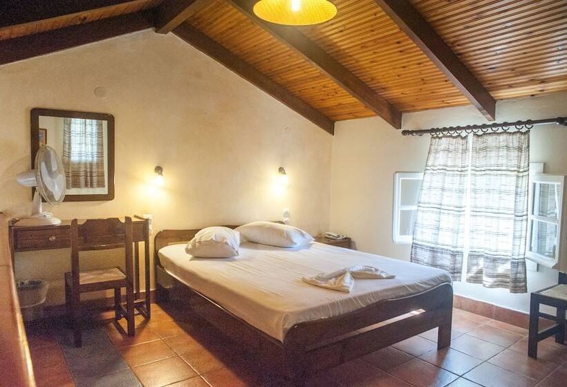 اتاق دوبلکس, Mouikis Sun Village