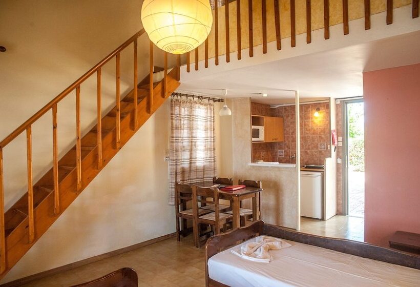 اتاق دوبلکس, Mouikis Sun Village
