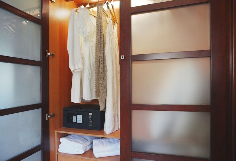 استودیوی استاندارد با چشم‌انداز دریا, Nereids Apartments
