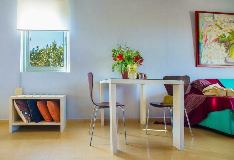استودیوی استاندارد با چشم‌انداز دریا, Nereids Apartments