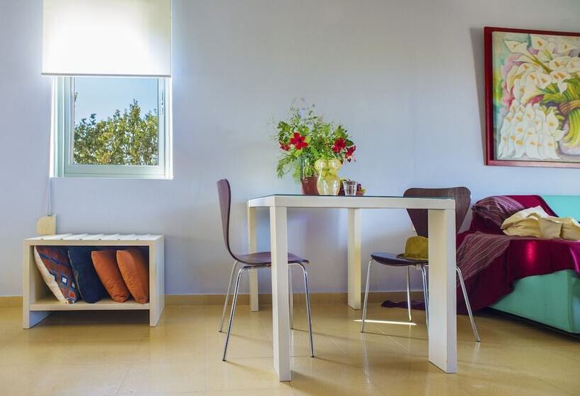 استودیوی استاندارد با چشم‌انداز دریا, Nereids Apartments