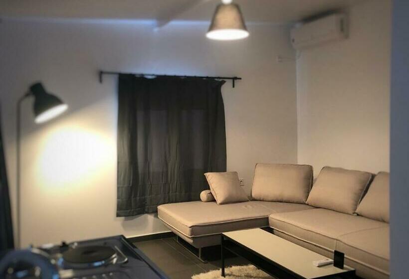 سوئیت جونیور با تراس, Leonidaion Guesthouse