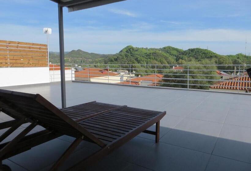 سوئیت جونیور با تراس, Leonidaion Guesthouse