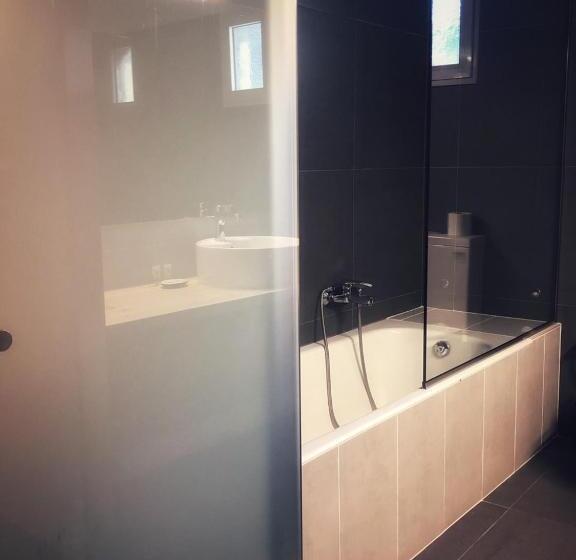 سوئیت جونیور با تراس, Leonidaion Guesthouse