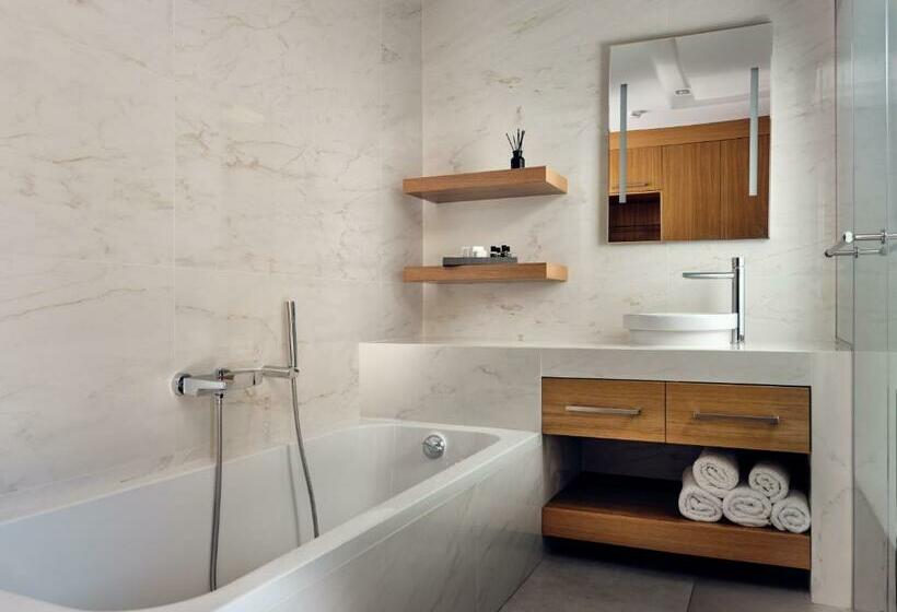 سوییت با چشم‌انداز دریا, Lesante Blu, a member of The Leading Hotels of the World
