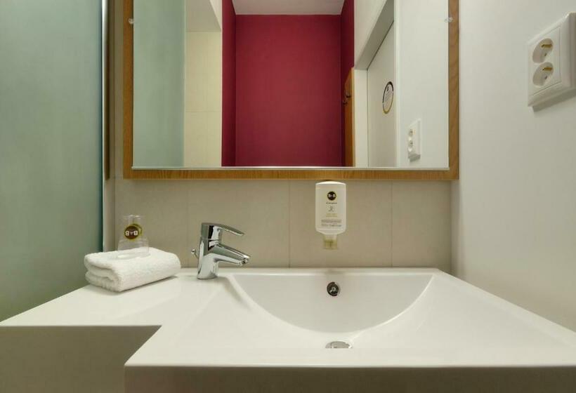 اتاق استاندارد, B&b Hotel Prague City