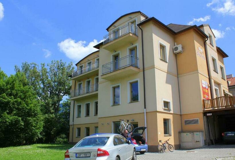اتاق استاندارد با بالکن, Family Hotel Maxim