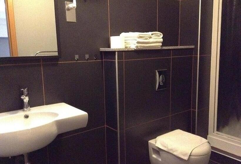 Economy Triple Room, Family Hotel Maxim