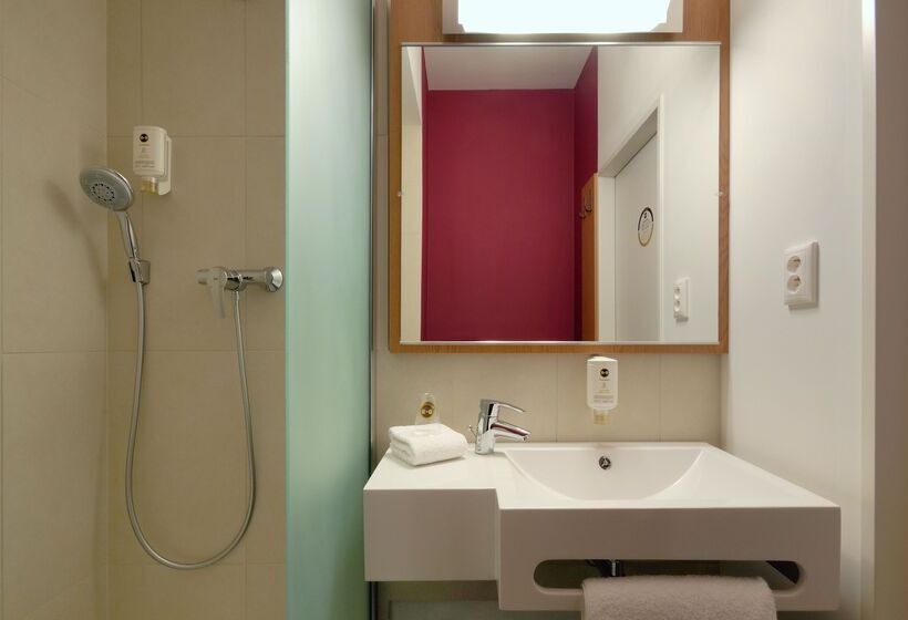 اتاق استاندارد, B&b Hotel Prague City