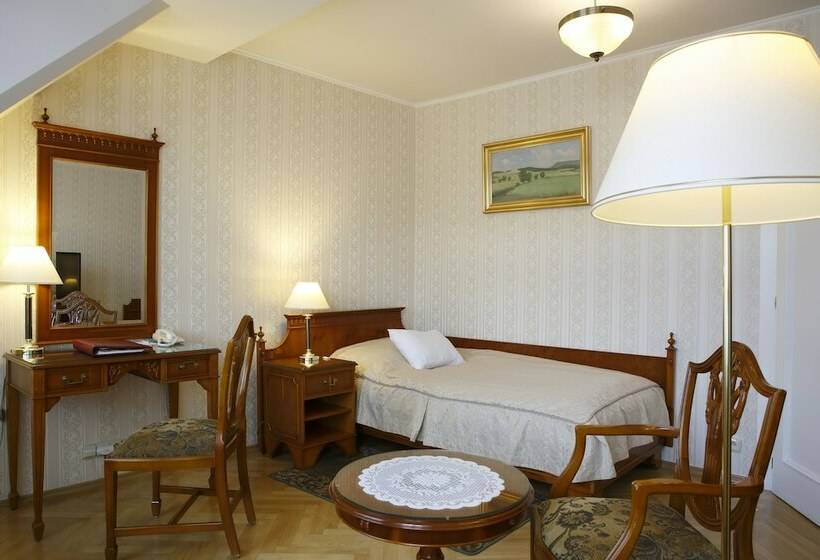 اتاق استاندارد یک نفره, Bristol Palace