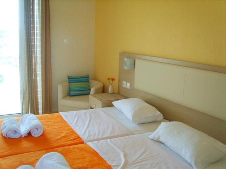 اتاق استاندارد یک نفره, Decauville