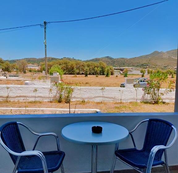 اتاق سوپریور با چشم‌انداز کوهستان, Denny S Inn