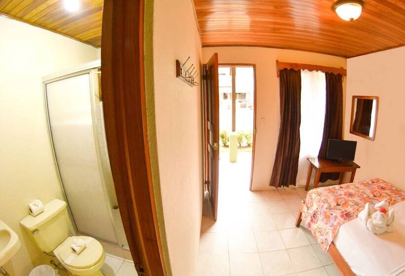 اتاق استاندارد یک نفره, Hostel Backpackers La Fortuna