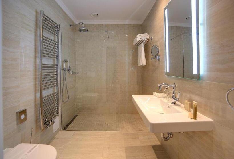 سوییت سوپریور, Luxury Spa Hotel Olympic Palace