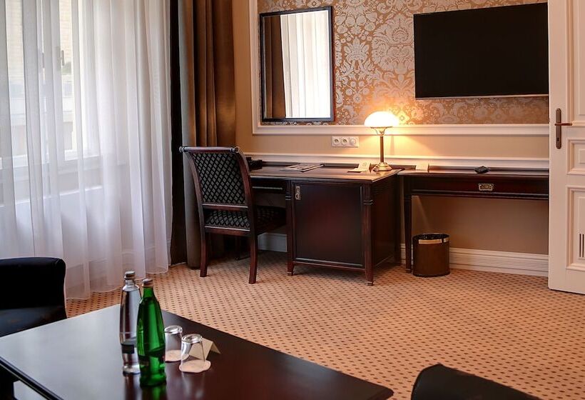 سوییت, Luxury Spa Hotel Olympic Palace