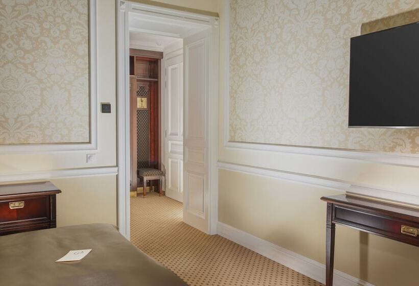 سوییت, Luxury Spa Hotel Olympic Palace