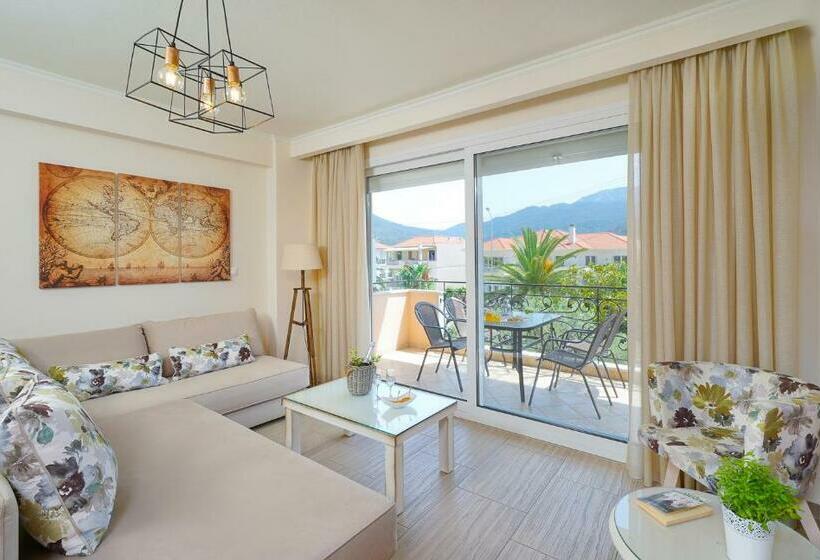 سوییت خانوادگی, Luxury Villa Fotini