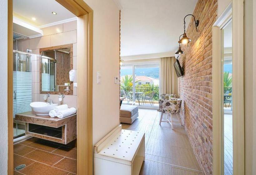 سوییت خانوادگی, Luxury Villa Fotini