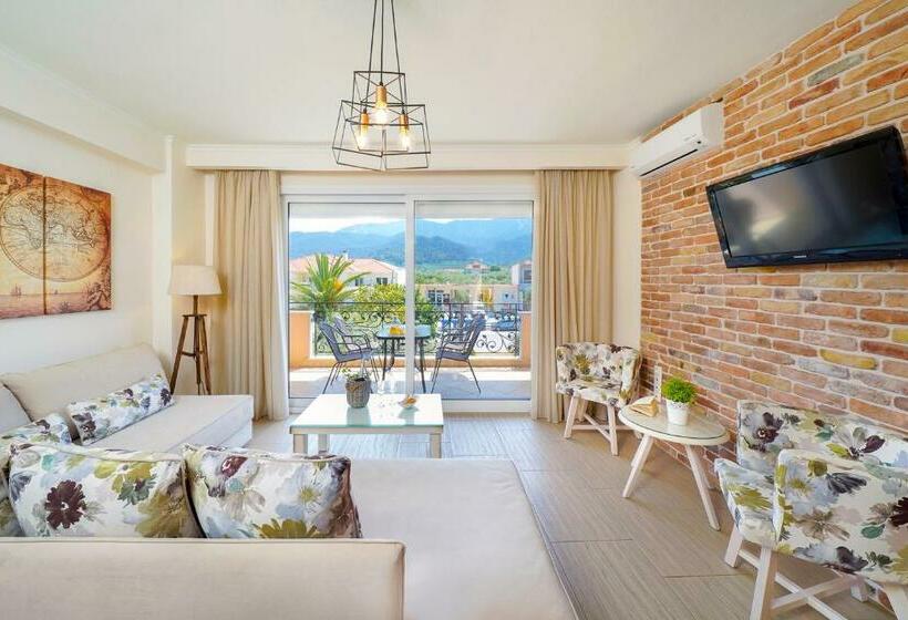سوییت خانوادگی, Luxury Villa Fotini