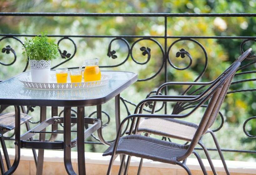 سوییت خانوادگی, Luxury Villa Fotini