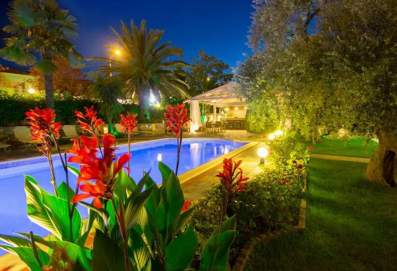 سوییت خانوادگی, Luxury Villa Fotini