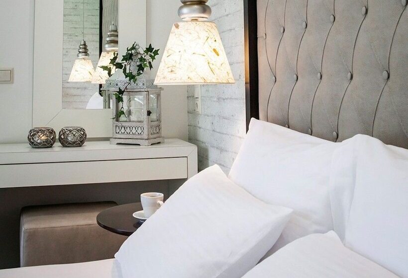 سوییت جونیور, Luxury Villa Fotini