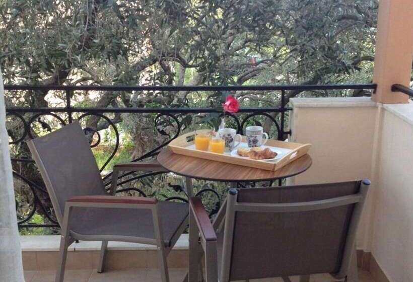 اتاق اکونومی, Luxury Villa Fotini