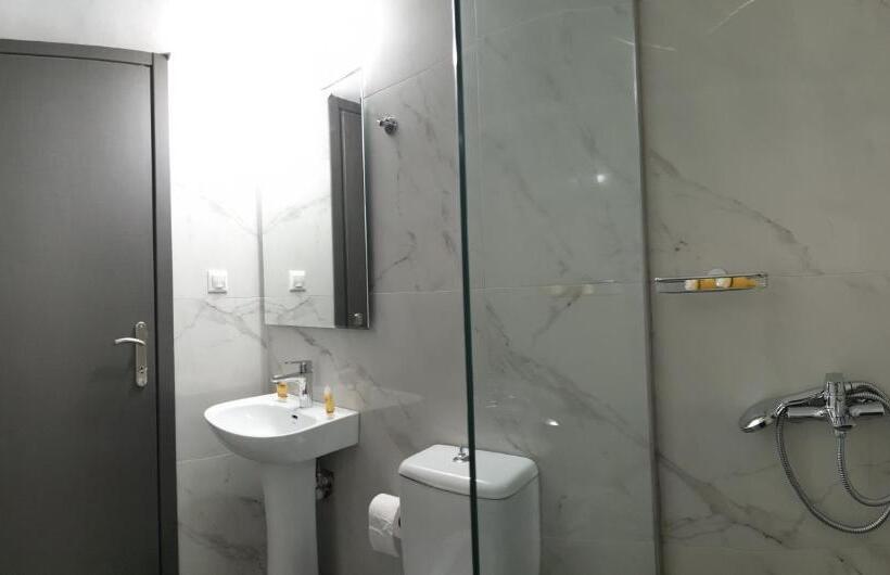 سوئیت جونیور خانوادگی, Odos Oneiron Tavronitis Bay