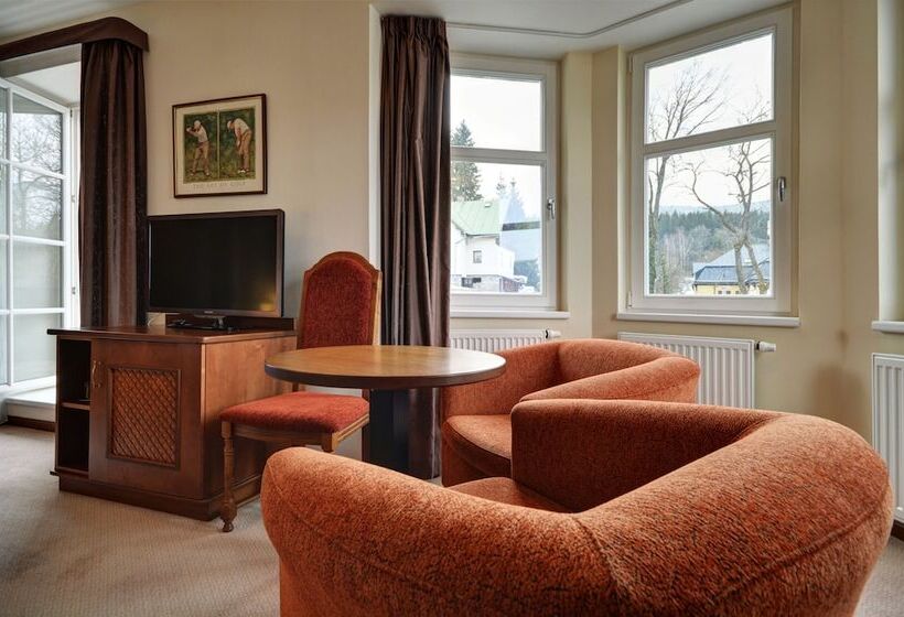 سوییت خانوادگی, Pension Villa Miluška