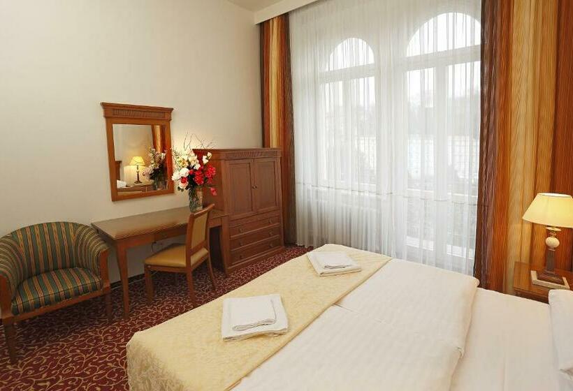 اتاق راحتی, Romania