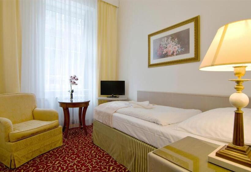 اتاق استاندارد یک نفره, Romania