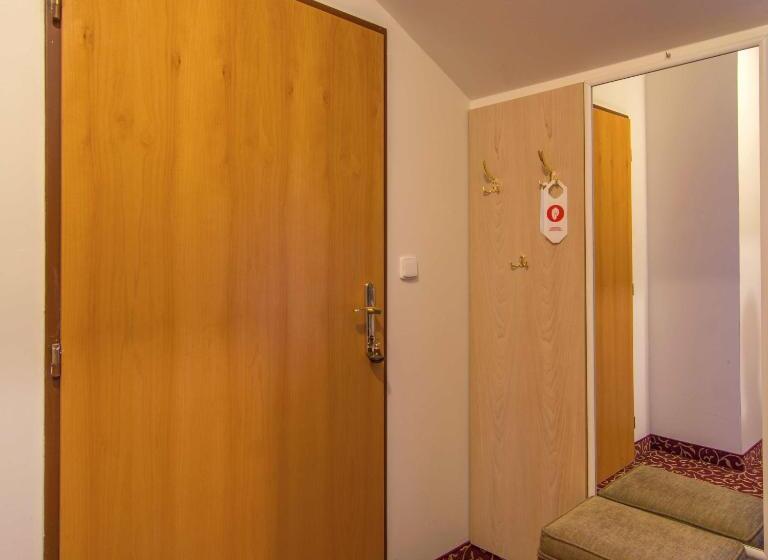 سوئیت پنت هاوس, Romania