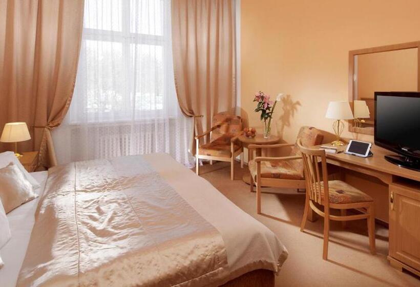 اتاق راحتی, Savoy Spa & Kur