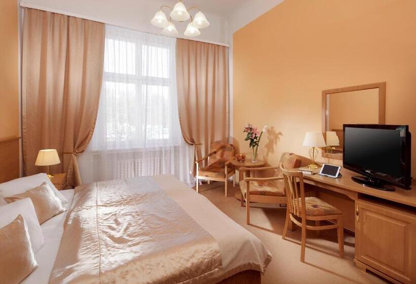 اتاق راحتی, Savoy Spa & Kur