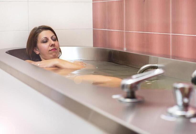 اتاق استاندارد, Savoy Spa & Kur