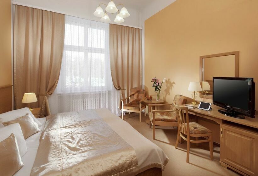 اتاق راحتی, Savoy Spa & Kur