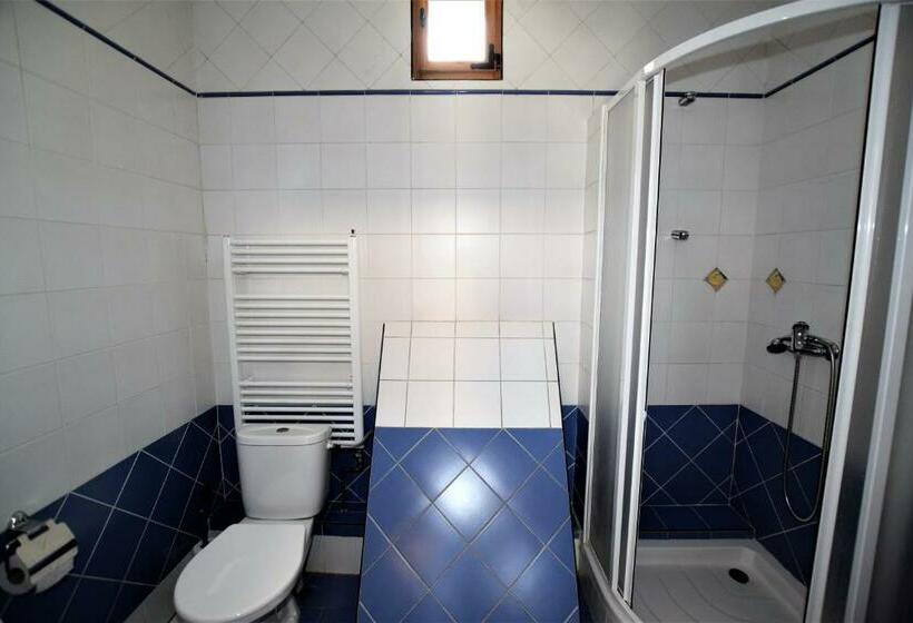 سوییت, Travel Hostel